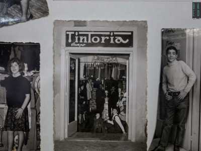 �A fondarla con la denominazione di �Tintoria Lampo� fu nostro nonno Vito insieme con sua moglie Elisabetta�, ci dicono mostrandoci delle foto degli anni 50 che raffigurano la vecchia insegna del negozio, all�epoca situato in via Manzoni 